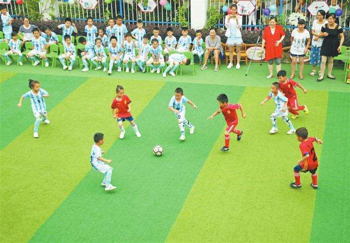 重磅：足球踢進(jìn)幼兒園，“足球從娃娃抓起”真正實現(xiàn)